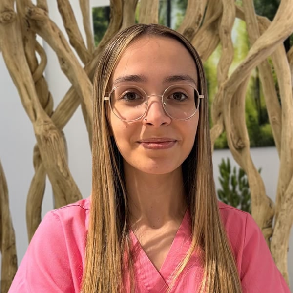 Dña. Verónica Esteban